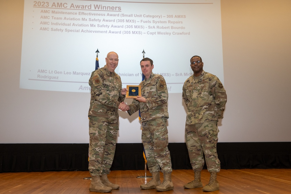 305 MXG receives AMC level awards