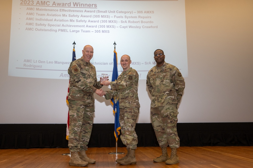 305 MXG receives AMC level awards