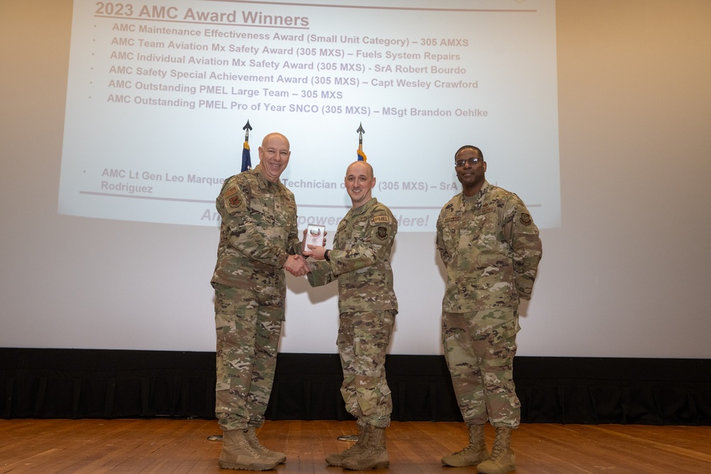 305 MXG receives AMC level awards