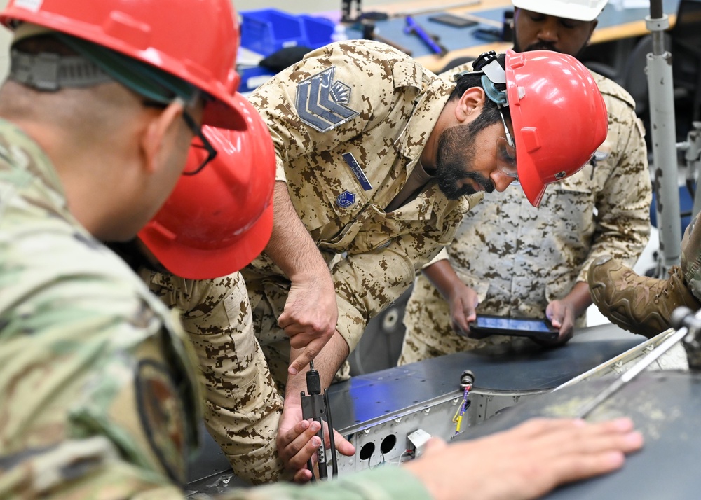 Royal Bahraini Air Force students modernize skills with Team Shaw