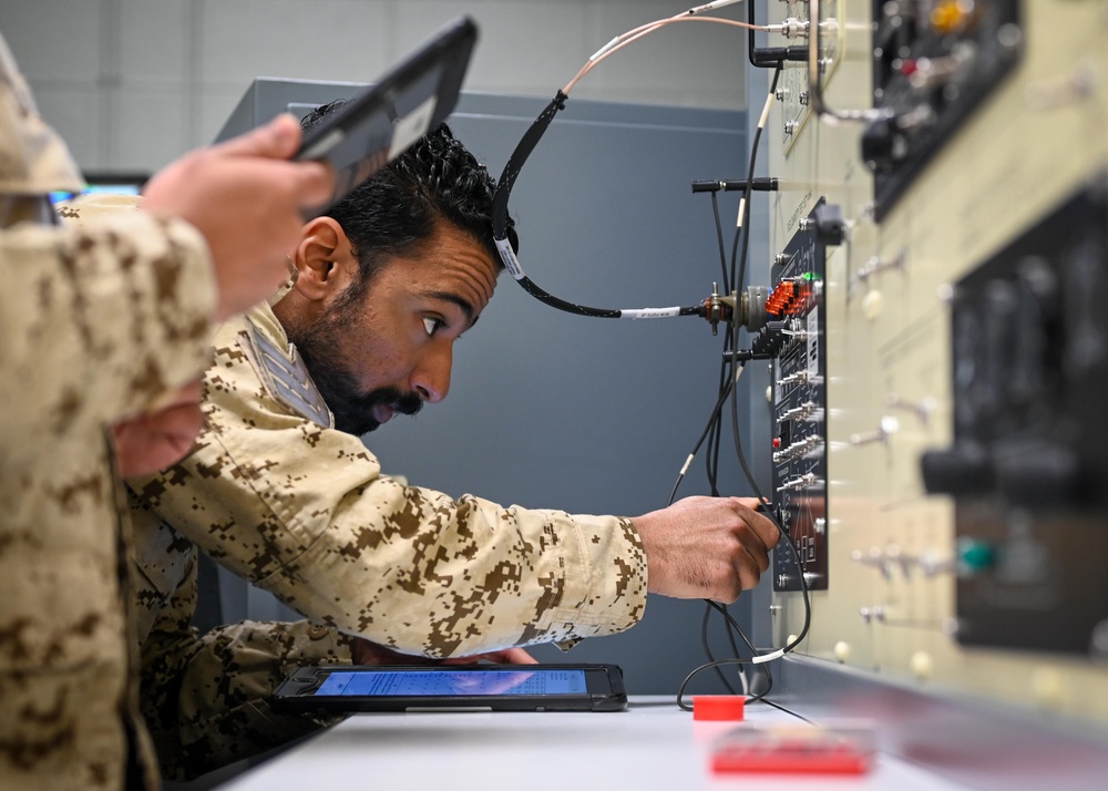 Royal Bahraini Air Force students modernize skills with Team Shaw