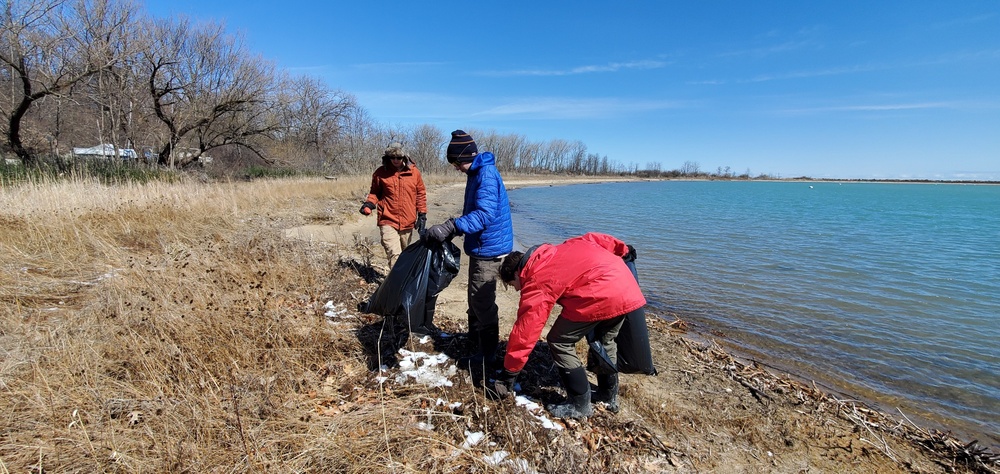 NAVFAC PWD Great Lakes and Troop 46 Eagle Scout Service Project Install Osprey Nesting Platform