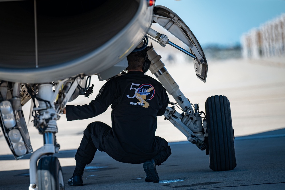 F-16 Viper Demonstration Team attends 2024 Heritage Flight Training Course