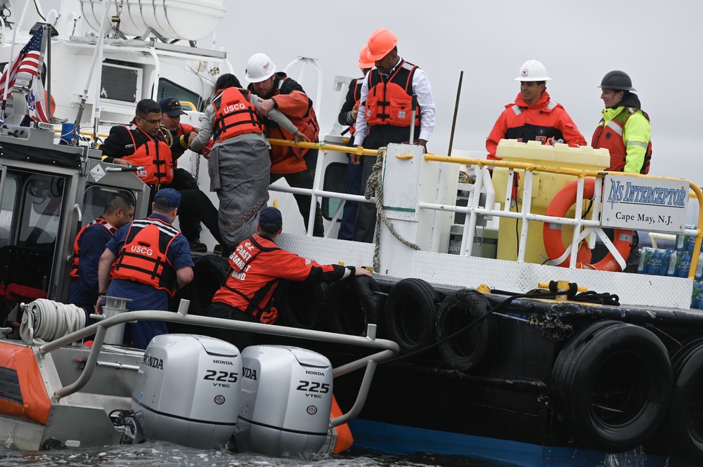U.S. Embassy of India embarks Motor Vessel Dali
