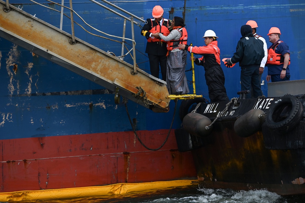U.S. Embassy of India embarks Motor Vessel Dali