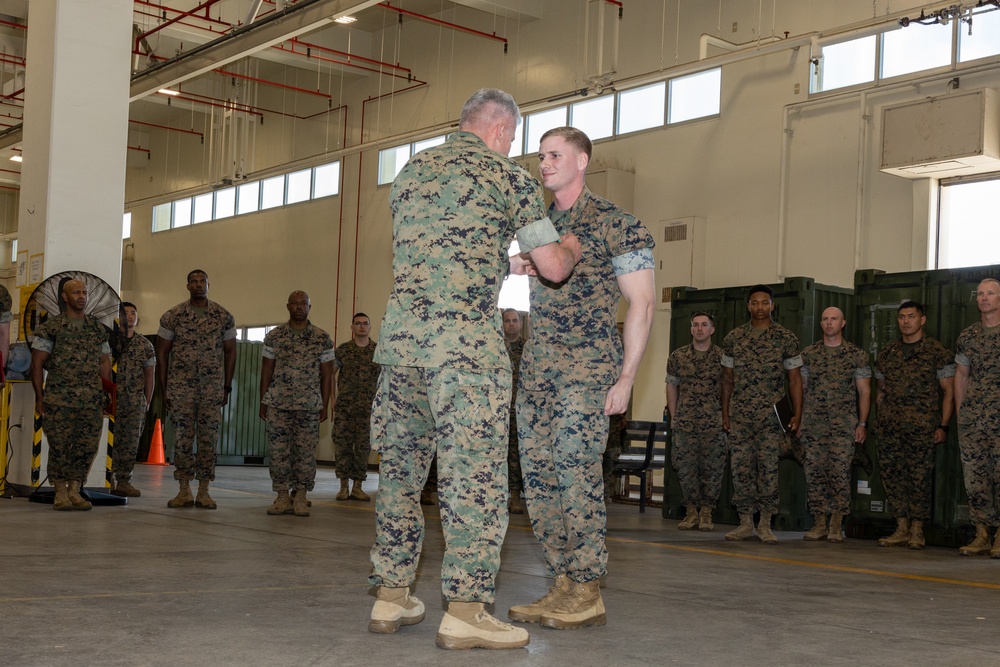 III MEF CG Visits 3rd MLG