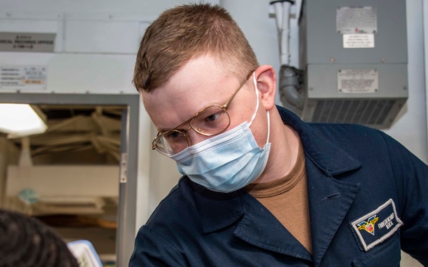 USS Carl Vinson (CVN 70) Sailors Perform Maintenance