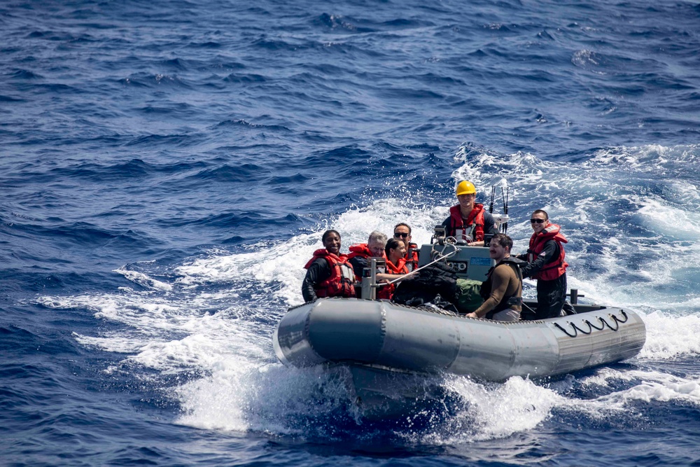 USS Ralph Johnson Conducts Personnel Transfer