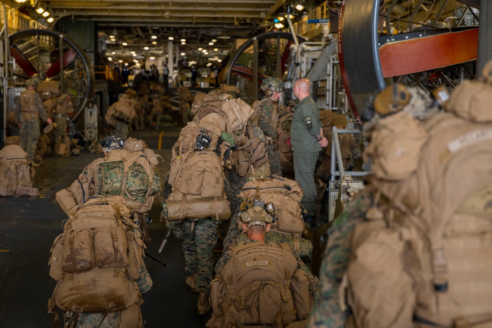 BLT 1/5 Conducts Shore-to-Ship Movement to USS Boxer