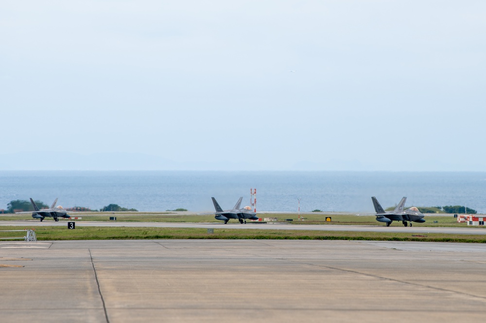 Raptors arrive to the Keystone of the Pacific