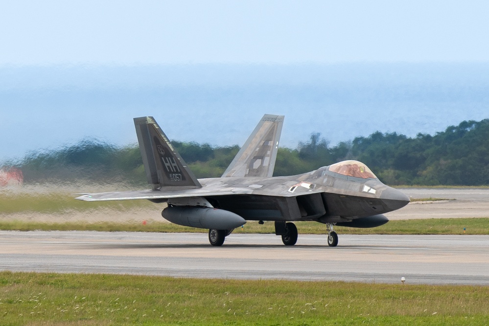 Raptors arrive to the Keystone of the Pacific