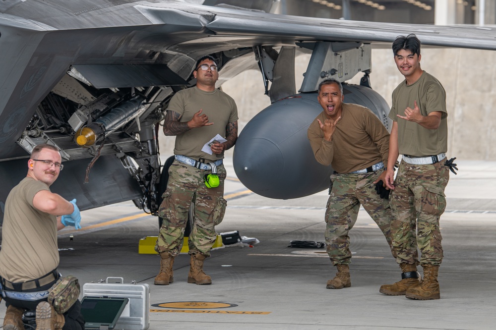 Raptors arrive to the Keystone of the Pacific
