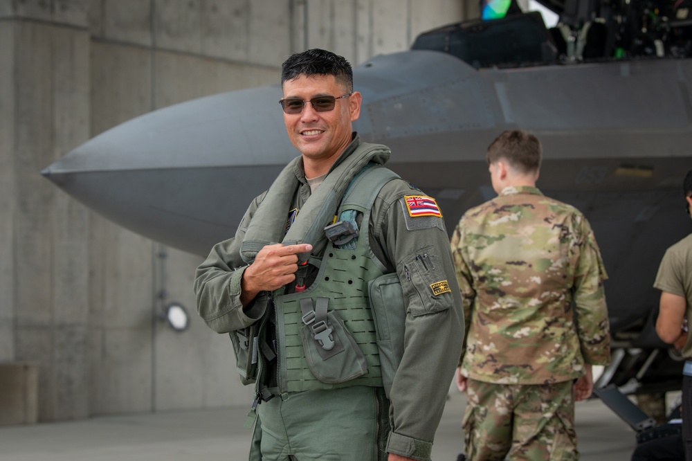 Raptors arrive to the Keystone of the Pacific