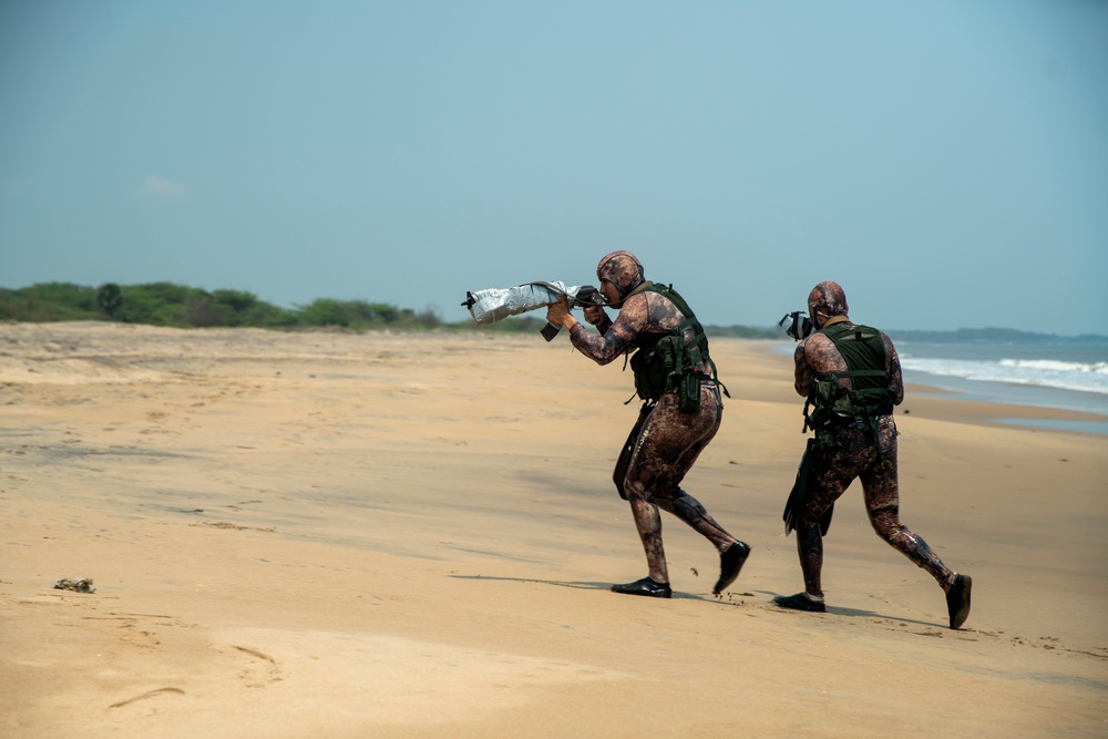 DVIDS - Images - Recon, MARCOS Conduct Combat Beach Reconnaissance ...