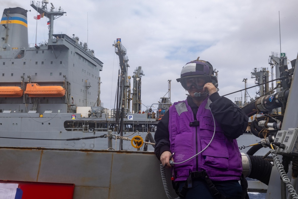 USS Higgins RAS with USNS Yukon