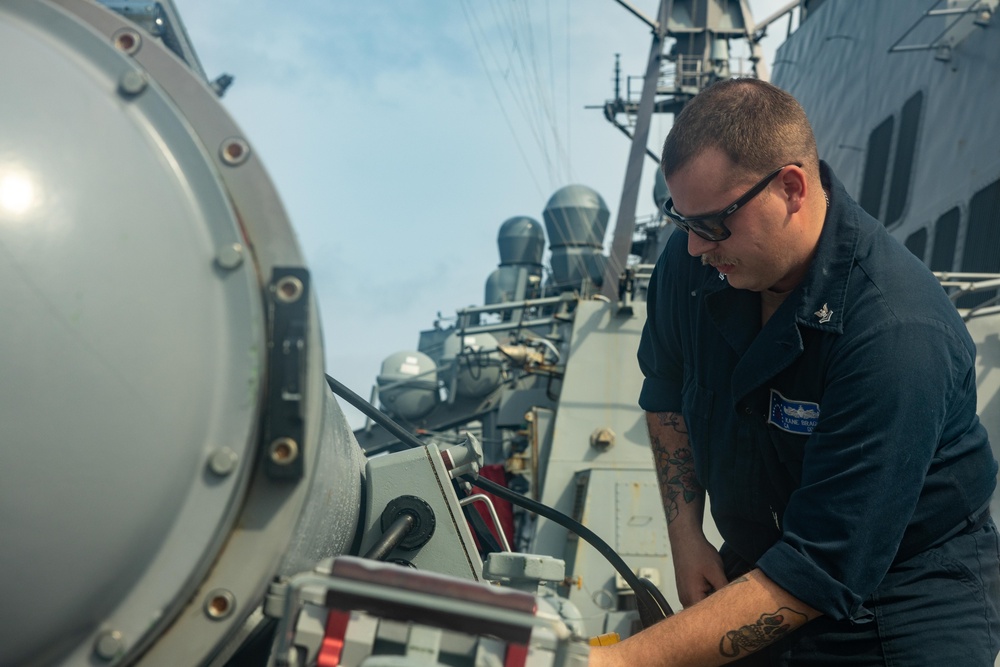 USS Higgins Torpedo Maintenance