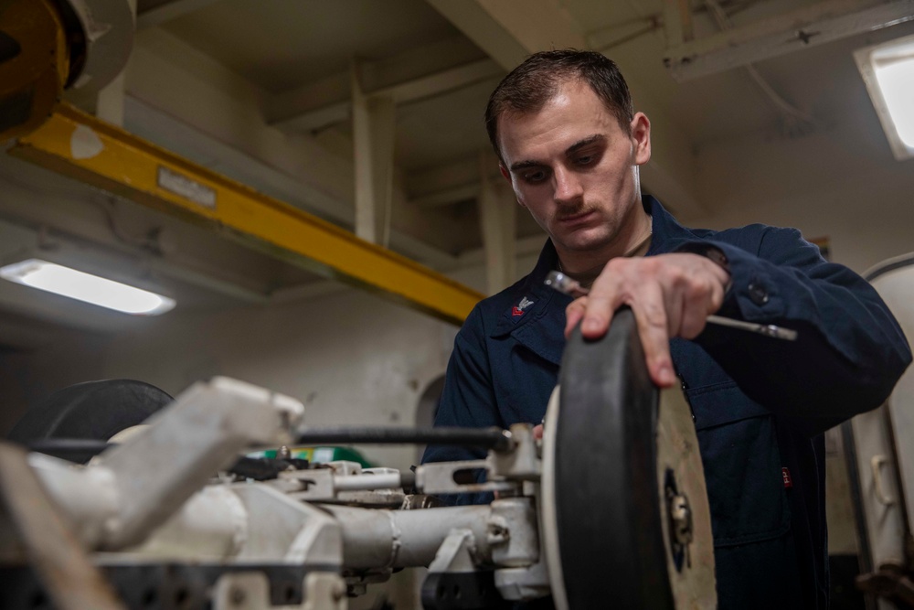 USS Dwight D. Eisenhower (CVN 69) Conducts Routine Operations in the Red Sea