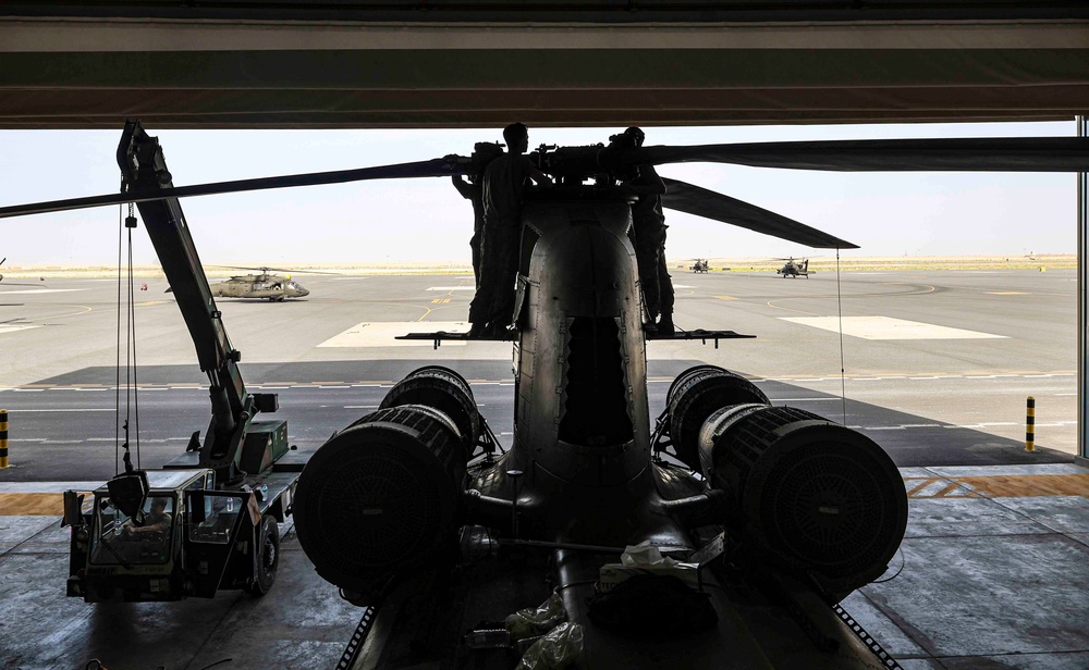 CH-47 Chinook Maintenance