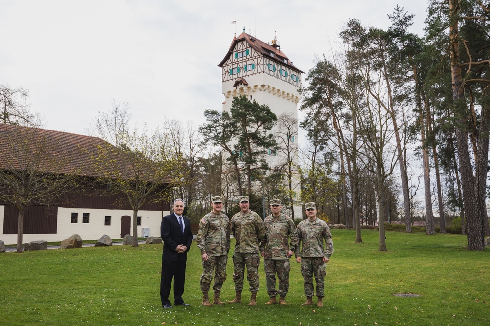 Lt. Gen. Chamberlain Visits 7ATC