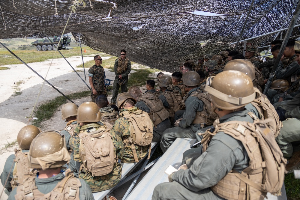 AAS students fire MK19s and M2A1s for an ACV gunnery exercise