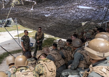AAS students fire MK19s and M2A1s for an ACV gunnery exercise