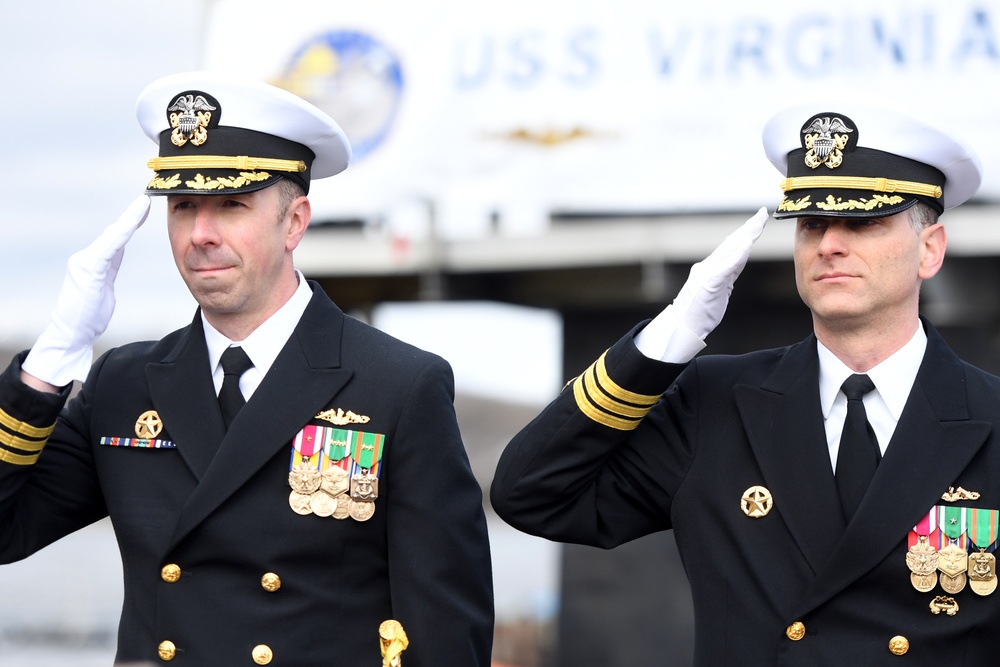 USS Virginia holds change-of-command ceremony