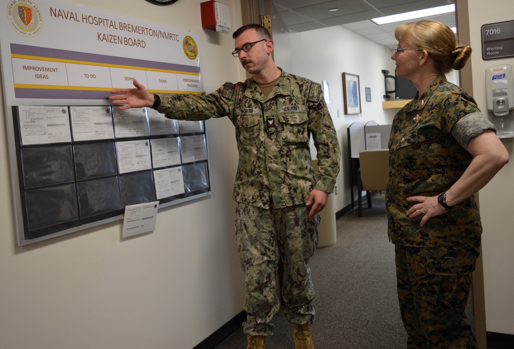 Devil Dog Top Doc visits Naval Hospital Bremerton team