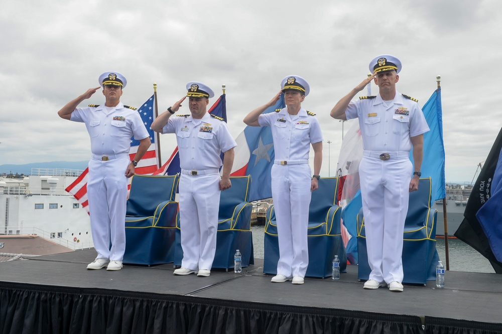 DVIDS - News - USS Tulsa (LCS 16) Gold Crew Conducts Change of Command