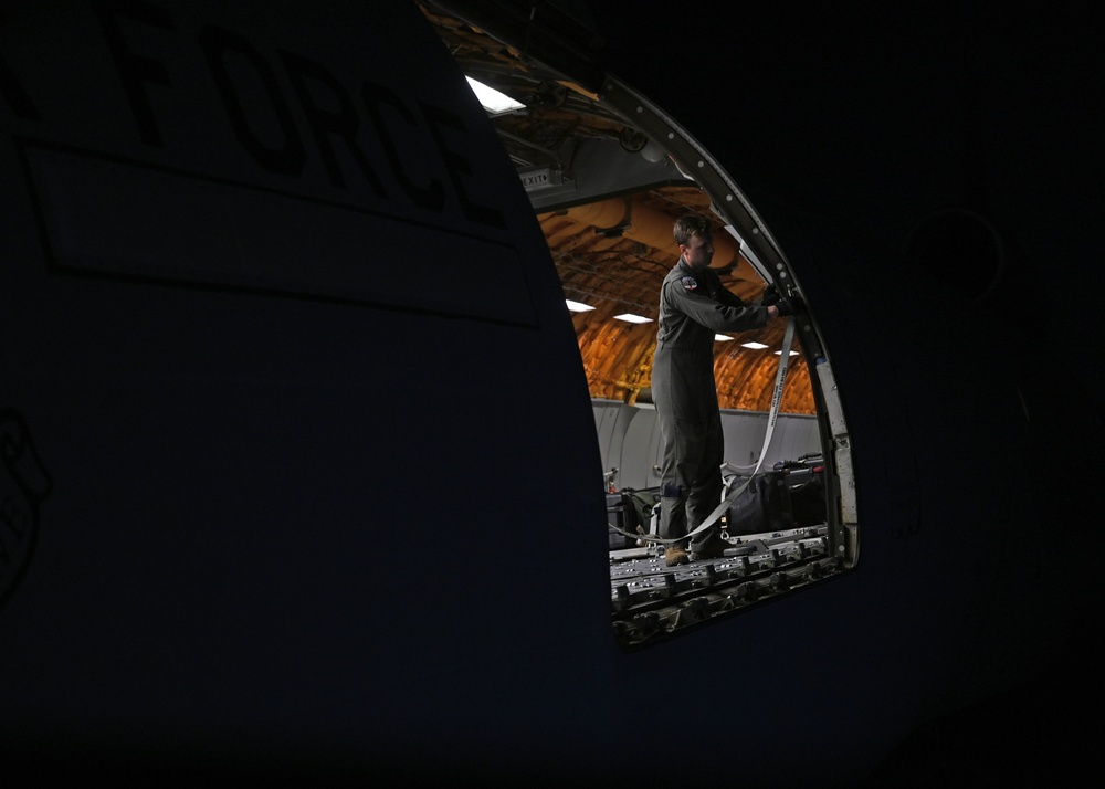 F-22s, KC-10 lands at FIDAE