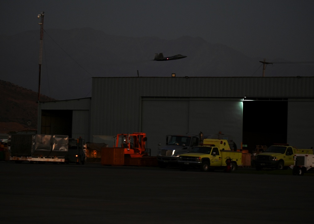 F-22s, KC-10 lands at FIDAE