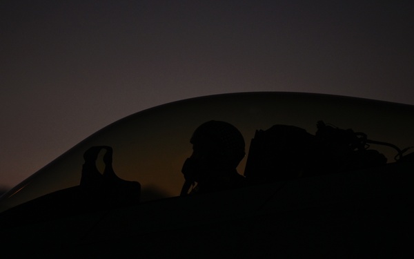 F-22s, KC-10 lands at FIDAE