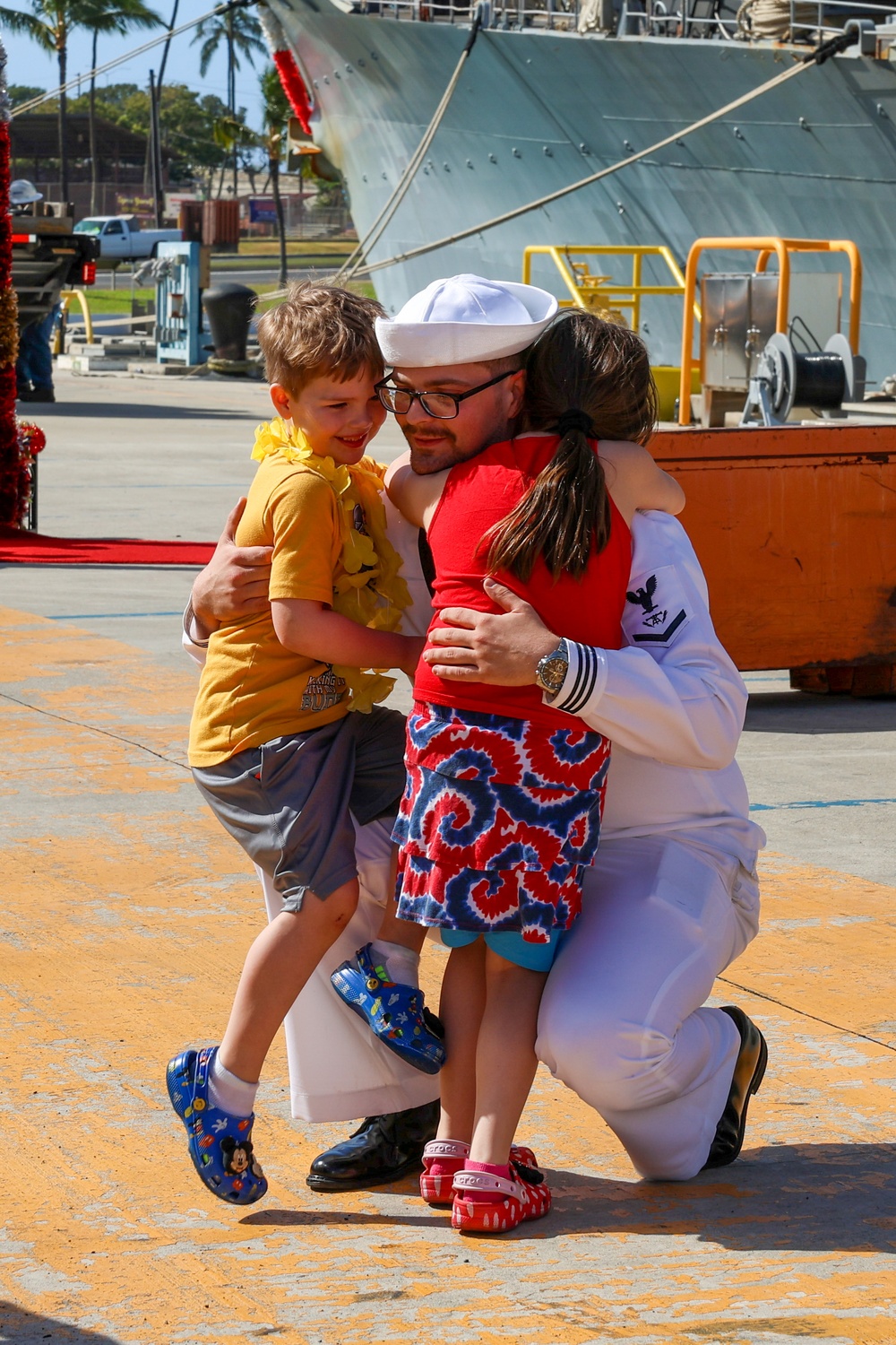 USS Antietam Arrives to its New Homeport at Pearl Harbor