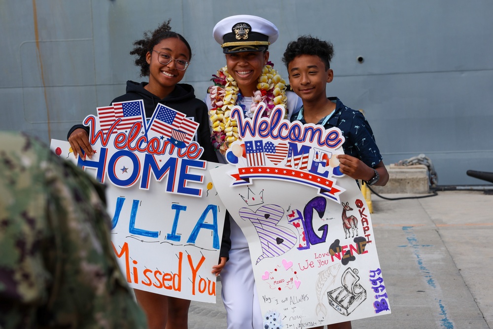 USS Antietam Arrives to its New Homeport at Pearl Harbor