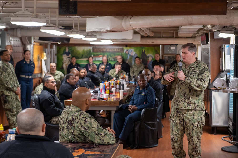 USS Ronald Reagan (CVN 76) hosts tour for Commander, U.S. 7th Fleet, Vice Adm. Fred Kacher