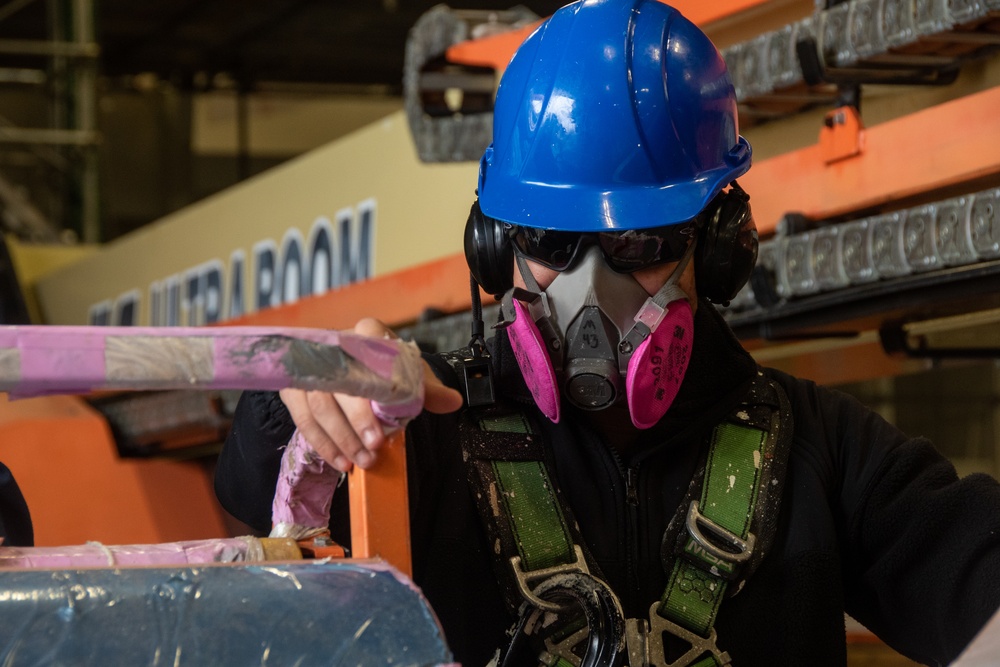 USS Ronald Reagan (CVN 76) Sailors conduct daily maintenance