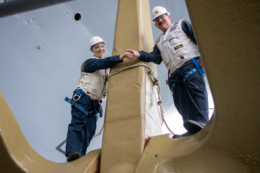 USS Ronald Reagan (CVN 76) Sailor re-enlists on the anchor