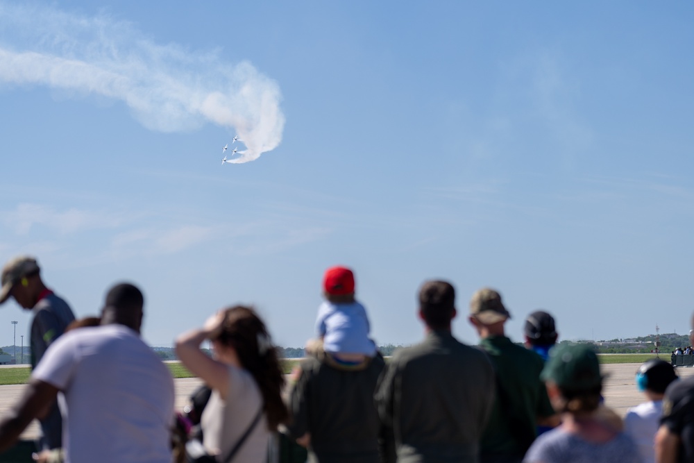 Thunderbirds Perform for Spectators