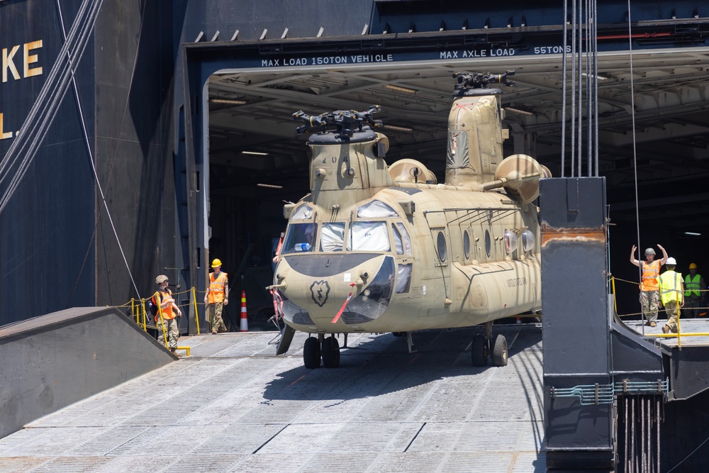 25th ID Soldiers Conduct Port Ops in Support of Salaknib 24