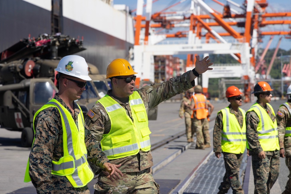 25th ID Soldiers Conduct Port Ops in Support of Salaknib 2425th ID Soldiers Conduct Port Ops in Support of Salaknib 24