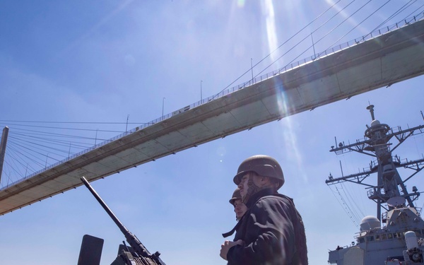 USS Carney Transits the Suez Canal