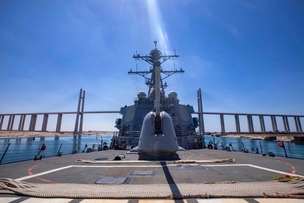 USS Carney transits the Suez CanalUSS Carney Transits the Suez Canal