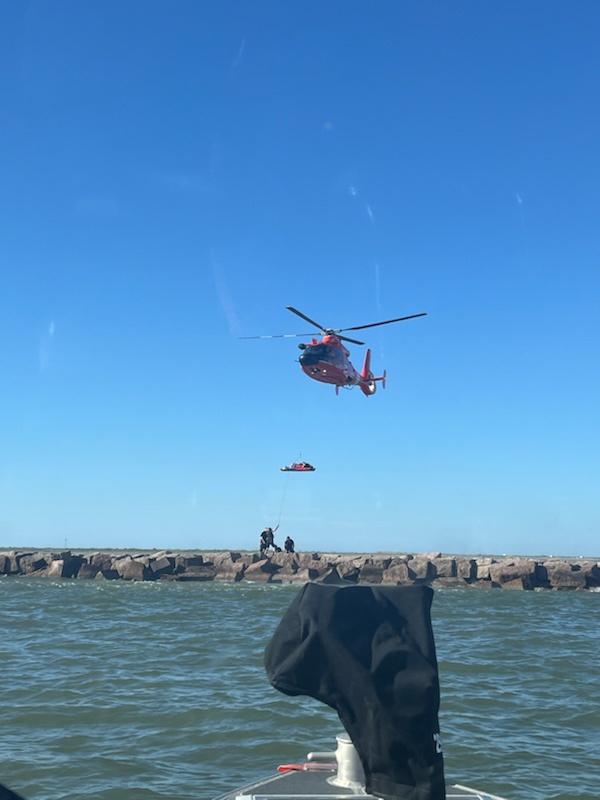 Coast Guard medevacs 1 from jetty near Galveston, Texas