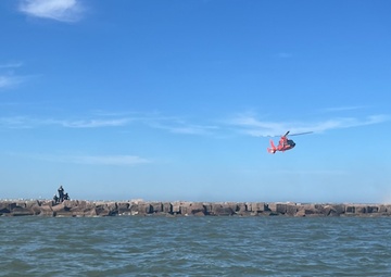 Coast Guard medevacs 1 from jetty near Galveston, Texas