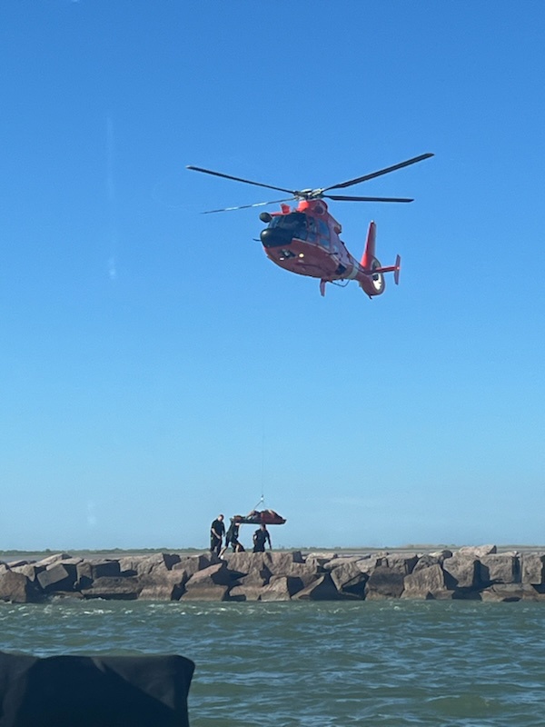 Coast Guard medevacs 1 from jetty near Galveston, Texas