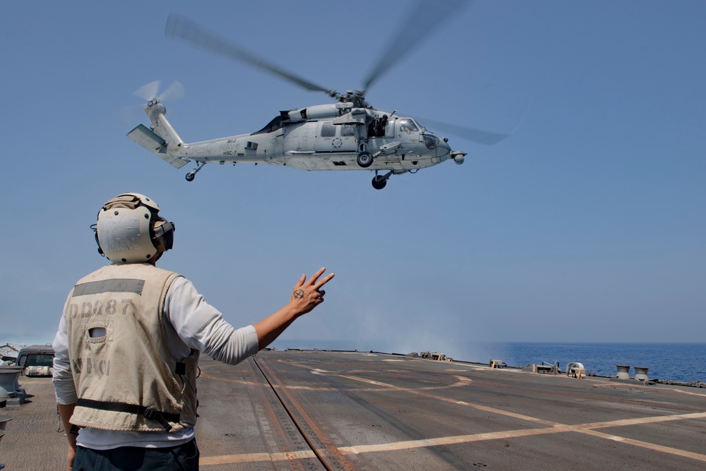 USS Mason Bid Farewell to Departing XO in the Red Sea