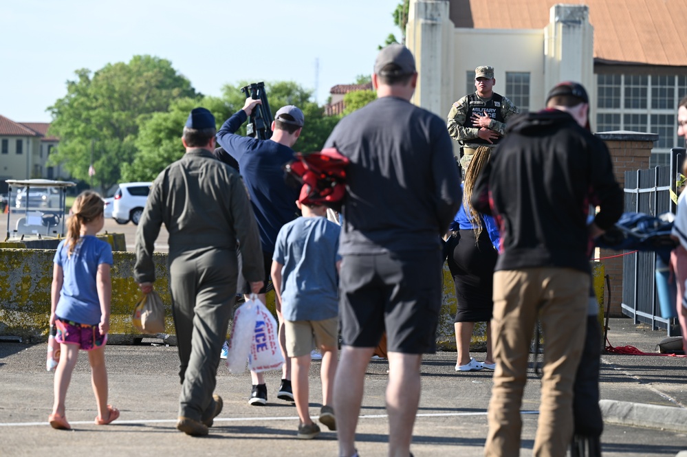 Families arrive to watch air show