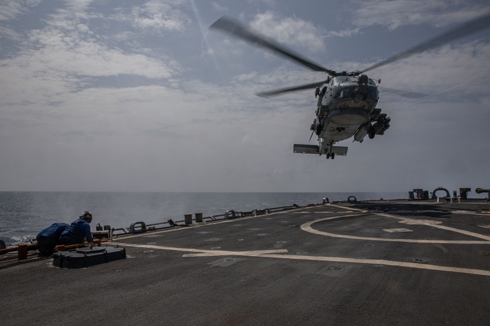 USS Laboon (DDG 58) Conducts Flight Quarters