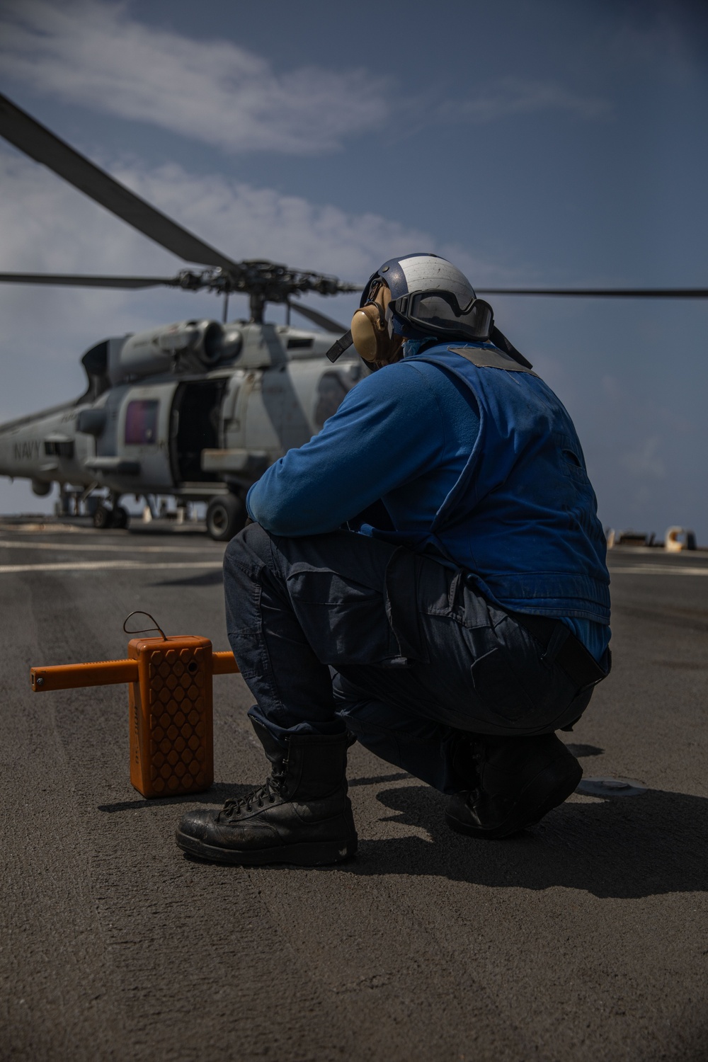 USS Laboon (DDG 58) Conducts Flight Quarters