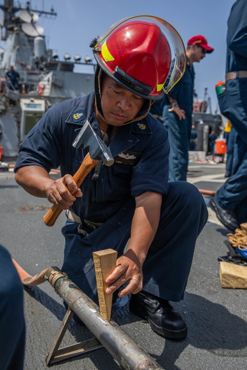 USS Laboon (DDG 58) Conducts Pipe Patching Training
