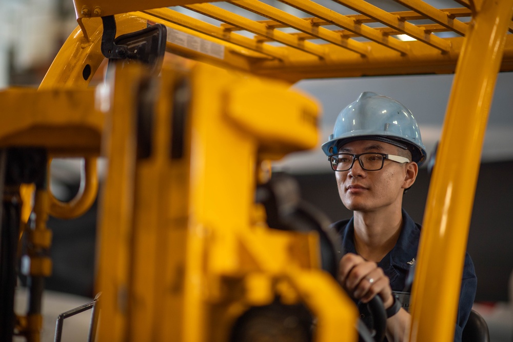 TR Forklift Operator